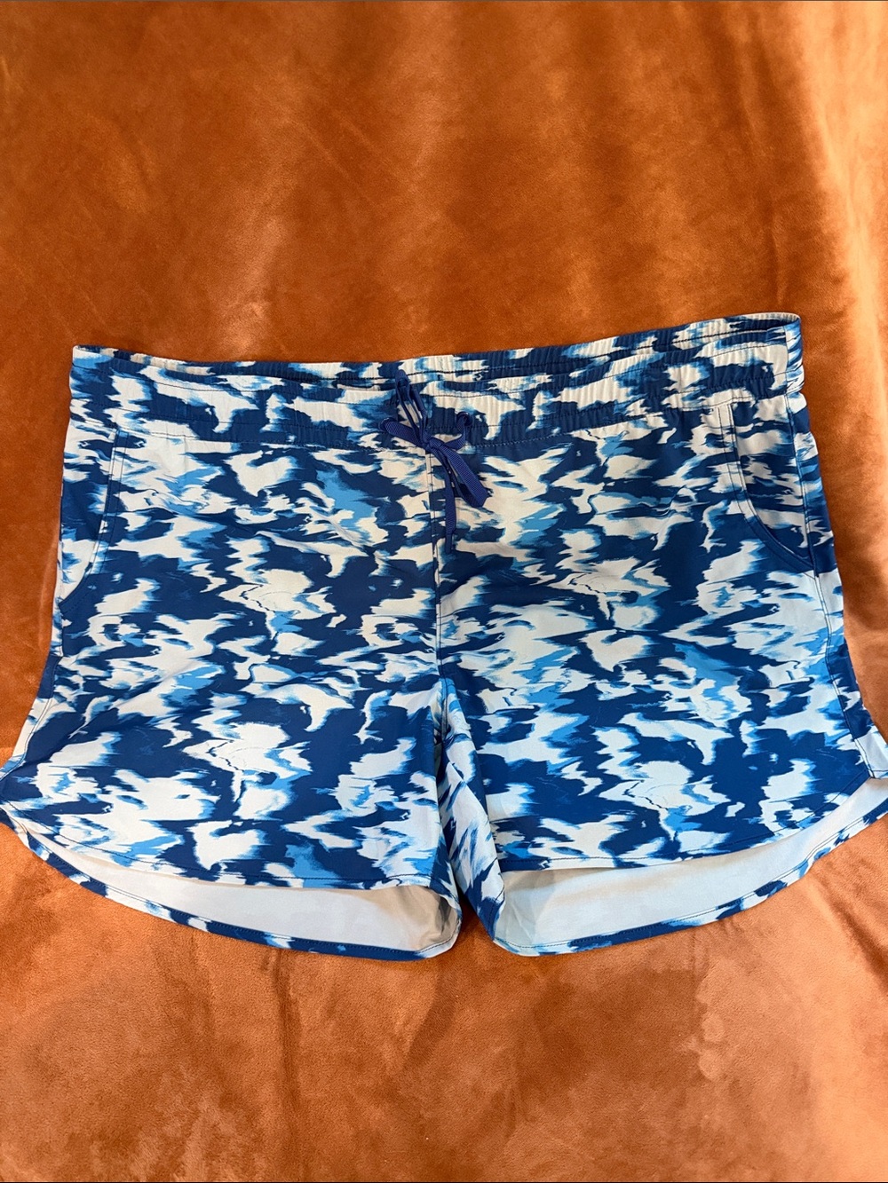 NWT Eddie Bauer Women’s Blue Wave Print Athletic Shorts Size X-Large